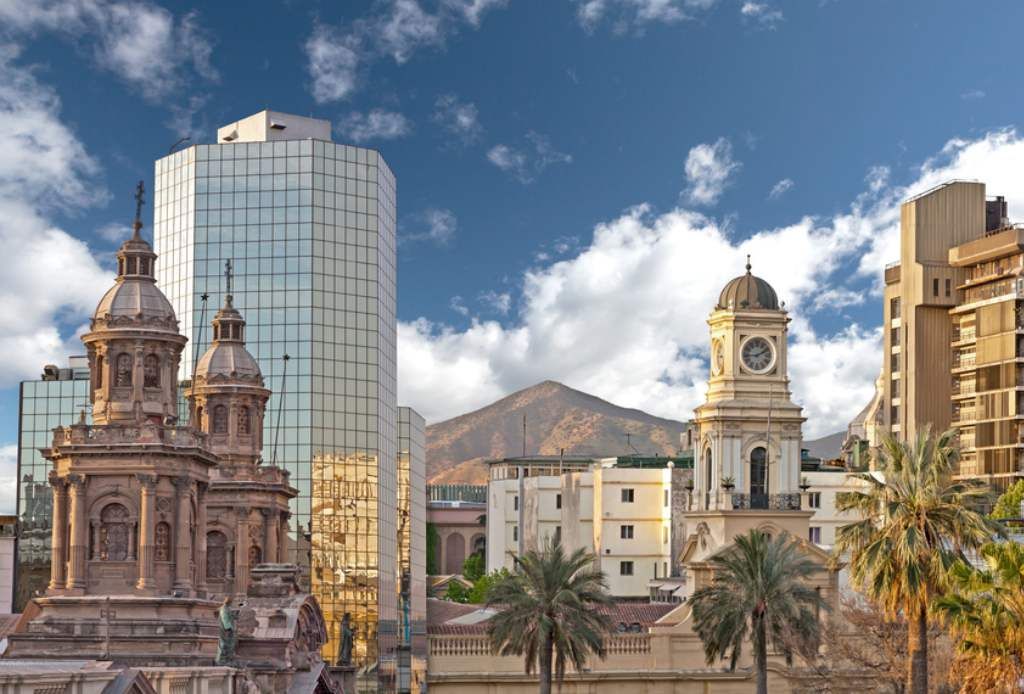 nuovo tour in cile e bolivia con sogna viaggi - cile santiago piazza